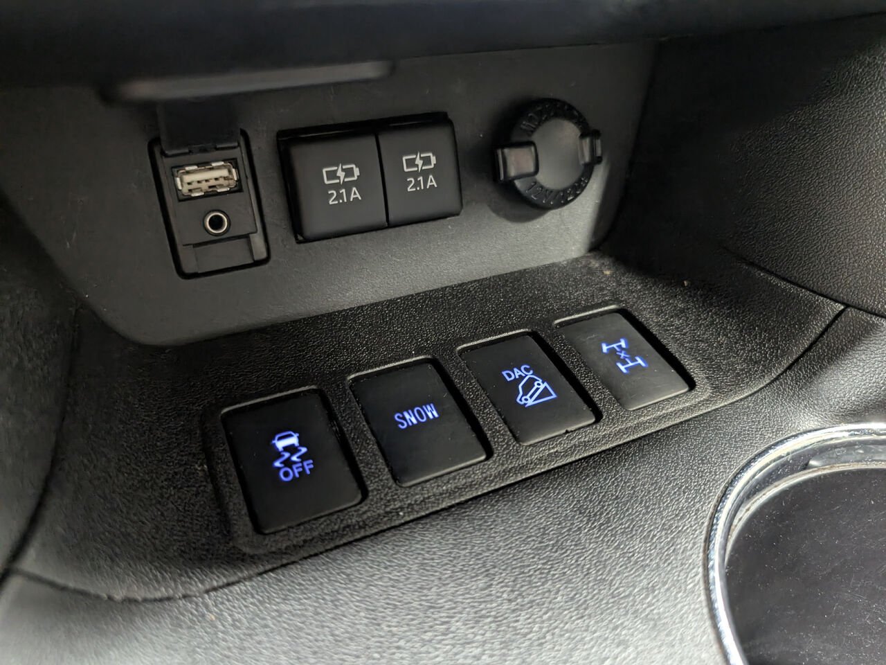 Toyota Highlander XLE/AWD/SIÈGES CHAUFFANTS/BLUETOOTH/AC BIZONE/TOIT OUVRANT 2018 Gris aurore mica Sherbrooke - photo #20