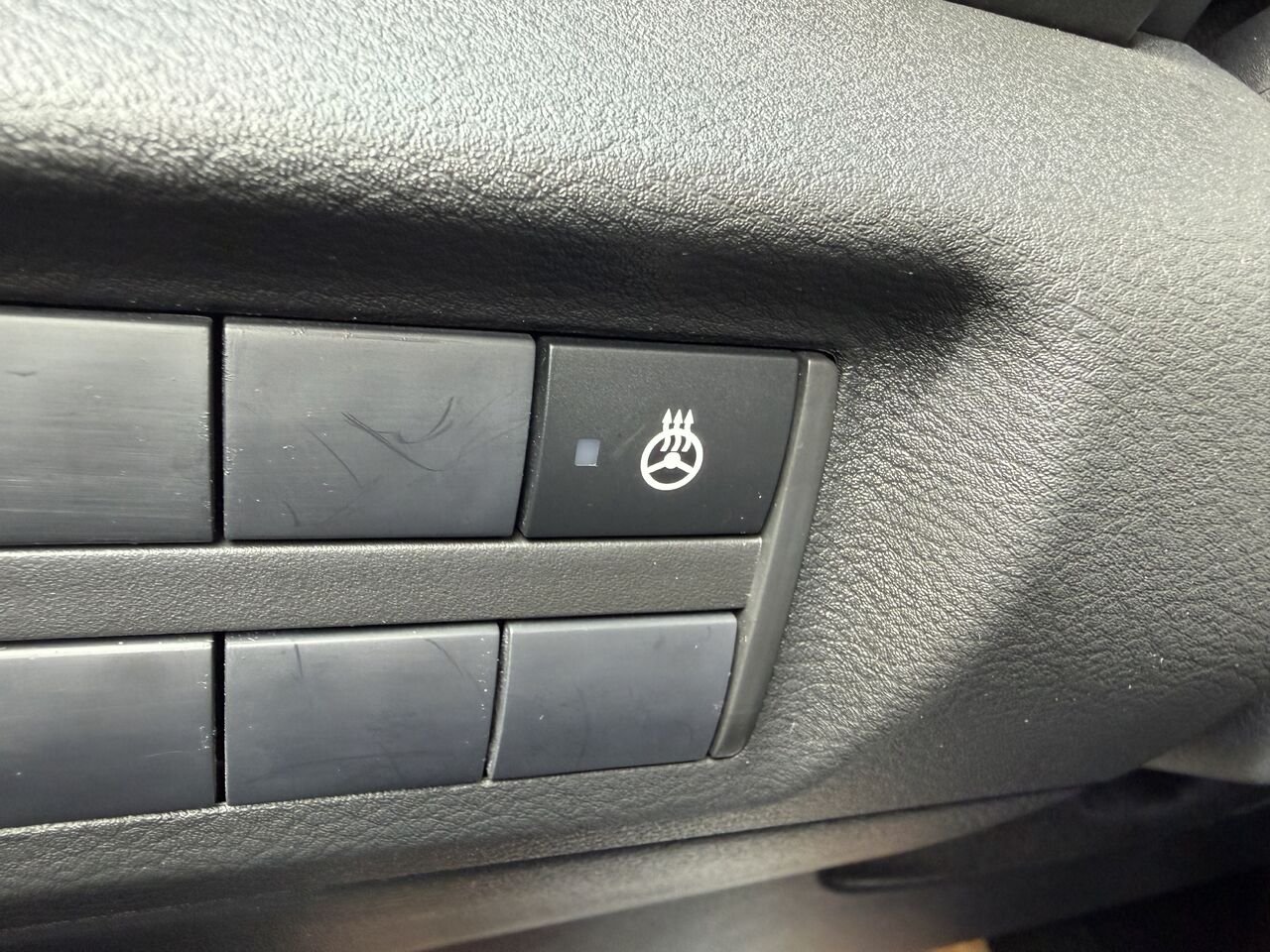 2024 Nissan Kicks Grey Thetford Mines - photo #17