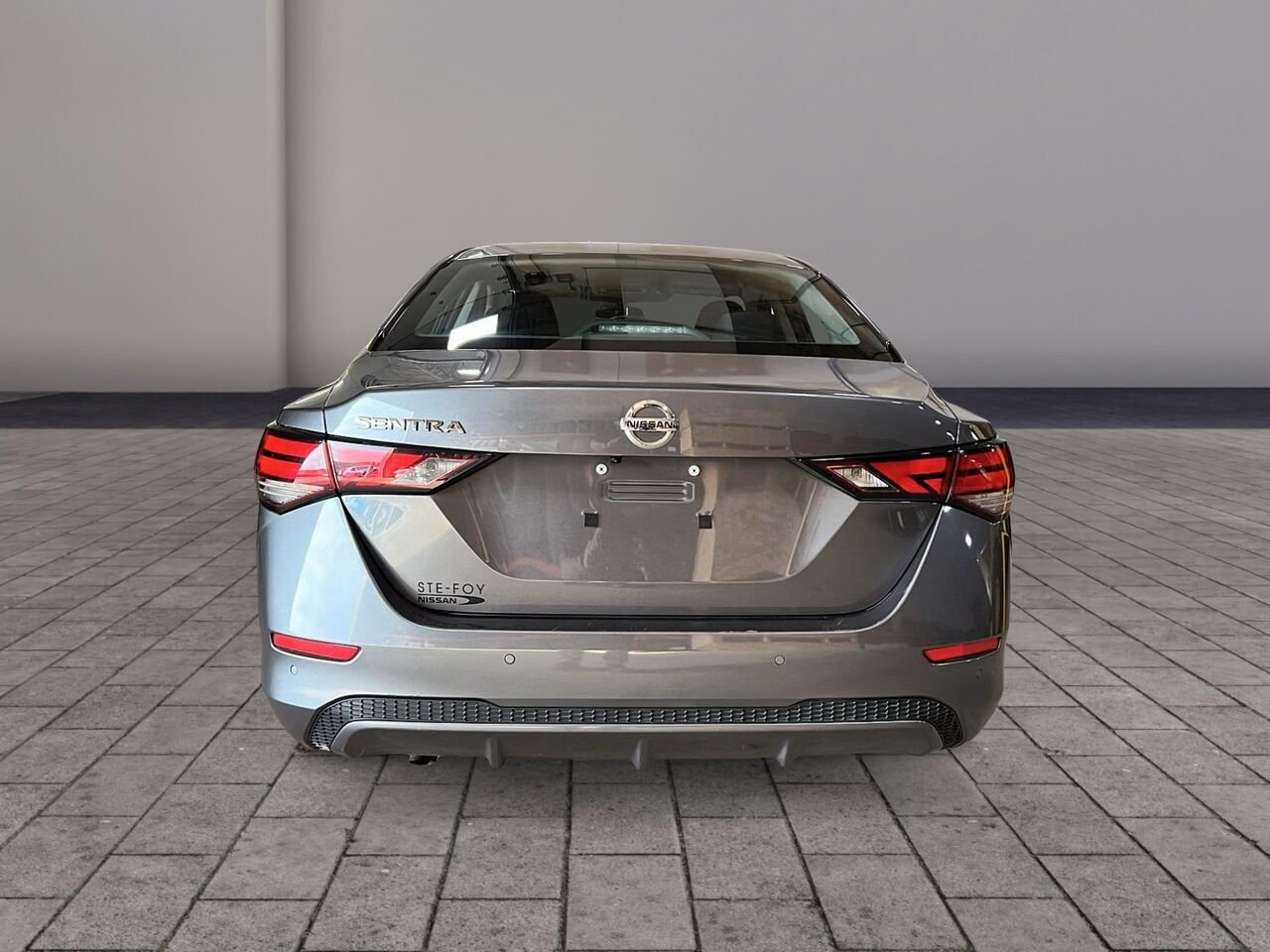2023 Nissan Sentra S Grey Québec - photo #2