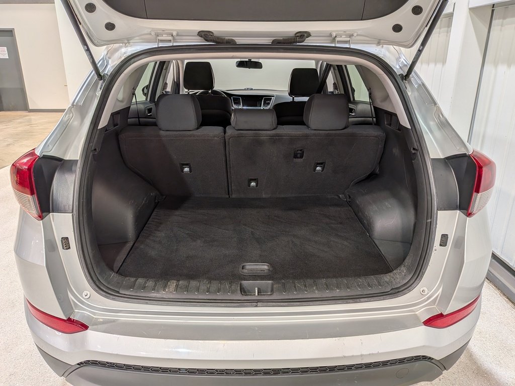 2016 Hyundai Tucson FWD 4dr 2.0L Premium Silver Val-David - photo #8