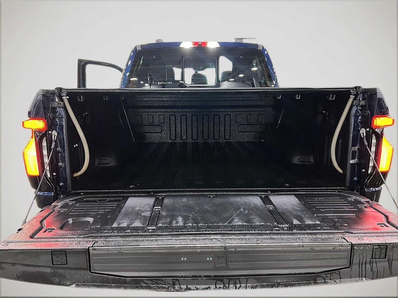 2023 Ford F-150 Lightning GROUPE 510 A, standard range Blue Québec - photo #16