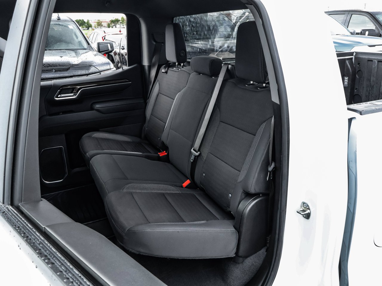 2025 Chevrolet Silverado 1500 4WD Crew Cab 147 LT White Sherwood Park - photo #15