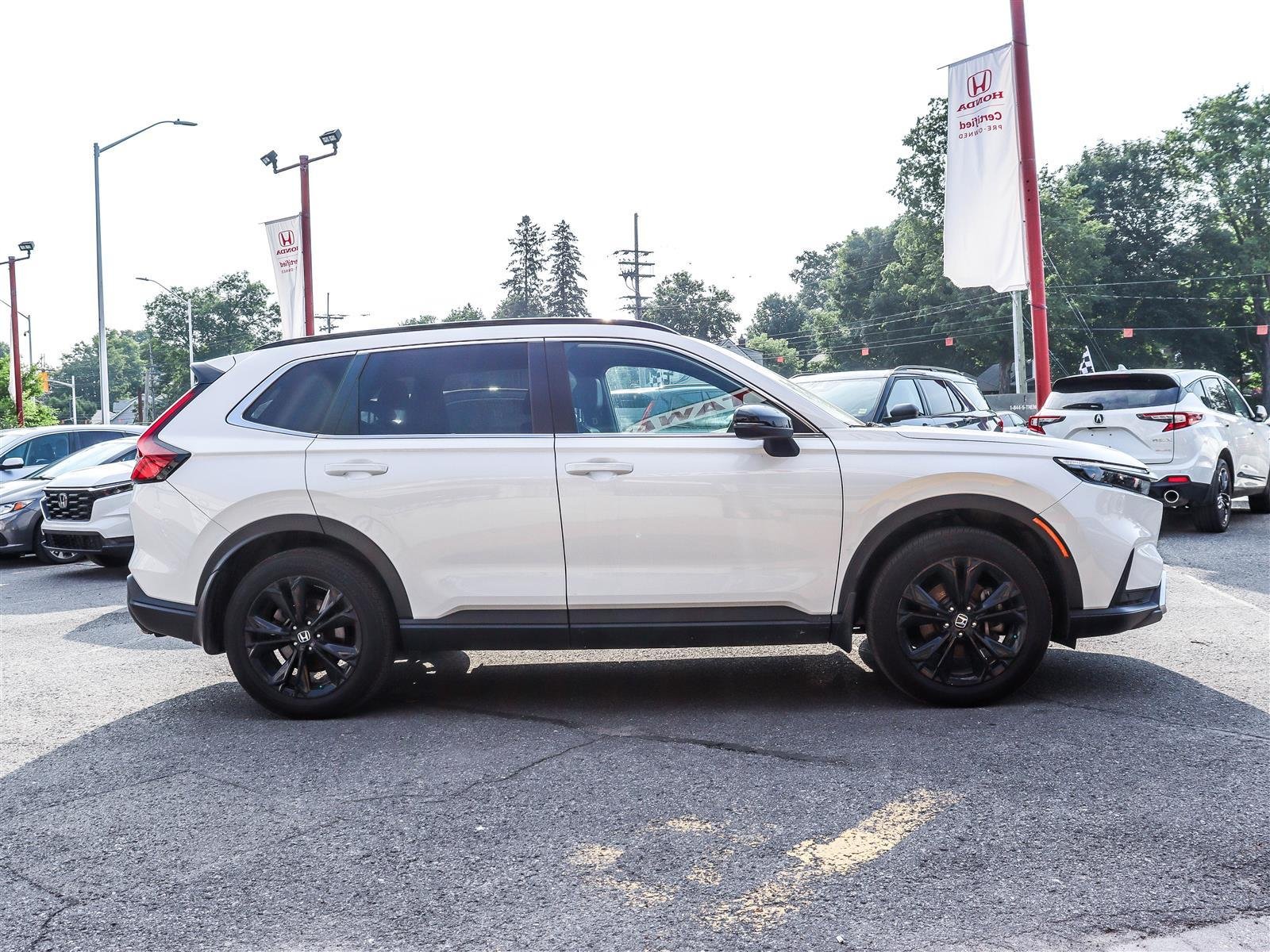 Honda CR-V hybride Touring 2023 White Ottawa & Gatineau - photo #2