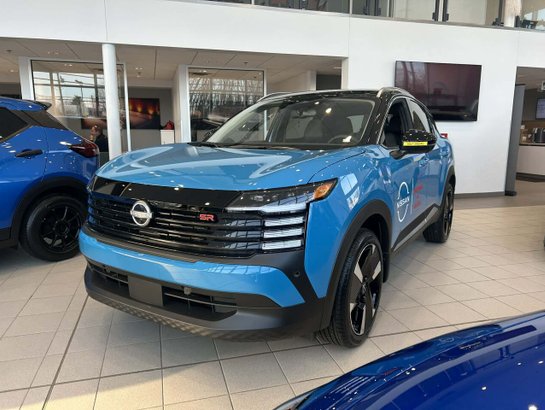 2026 Nissan Kicks 2026 Artic Ice Blue Metallic/Super Black