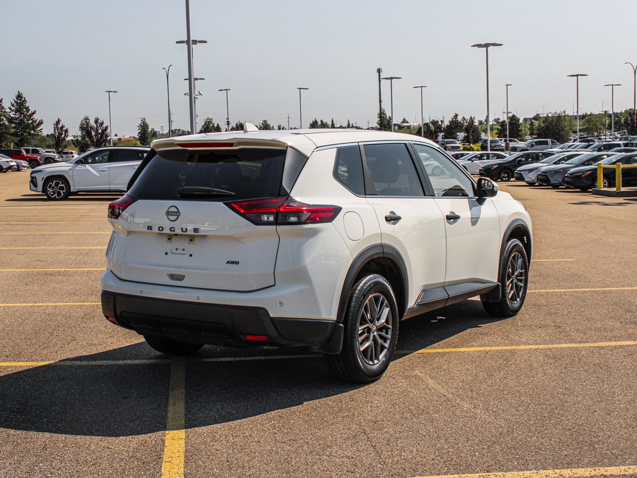 2024 Nissan Rogue AWD S White Sherwood Park - photo #8