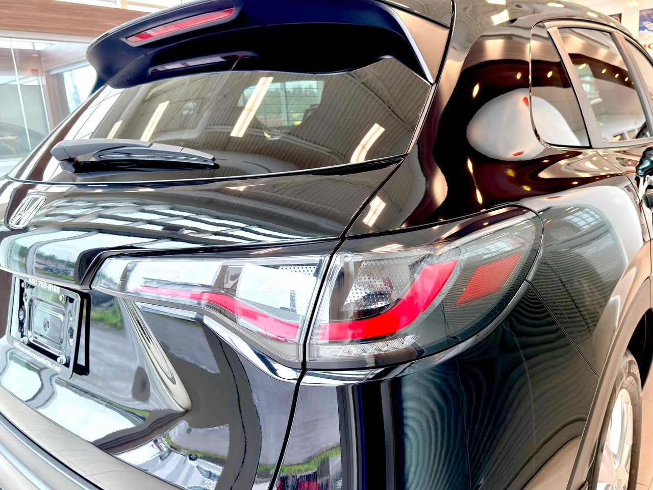 2024 Honda HR-V Black Notre-Dame-des-Prairies - photo #10