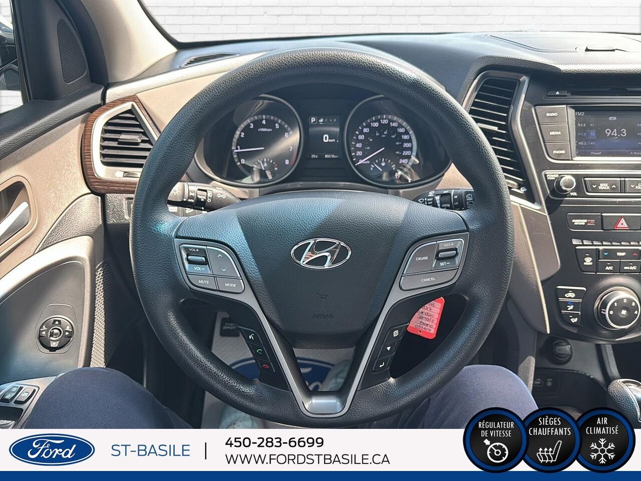 2017 HYUNDAI Santa Fe White Saint-Basile-le-Grand - photo #16