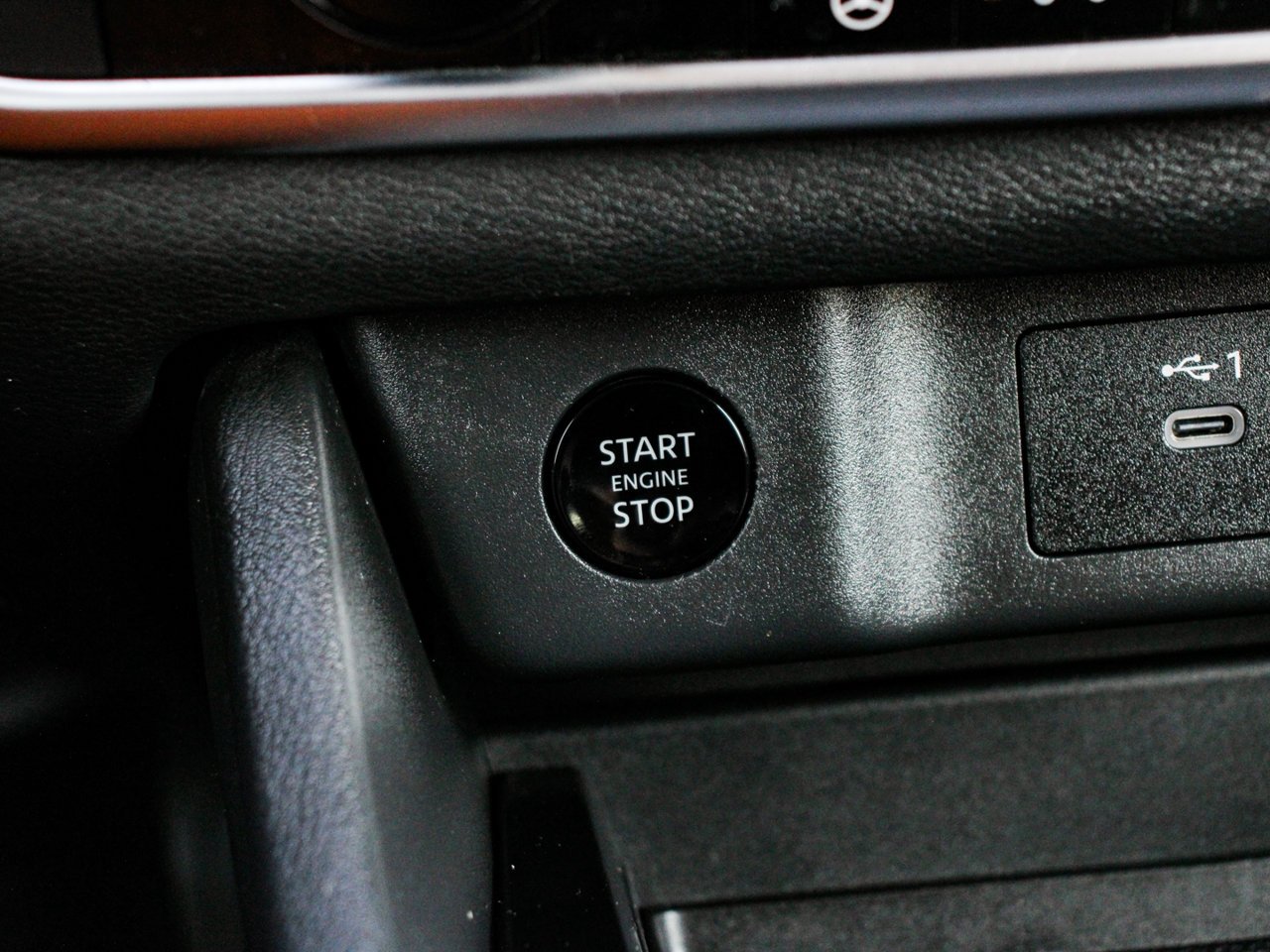 2024 Nissan Rogue AWD S White Sherwood Park - photo #21