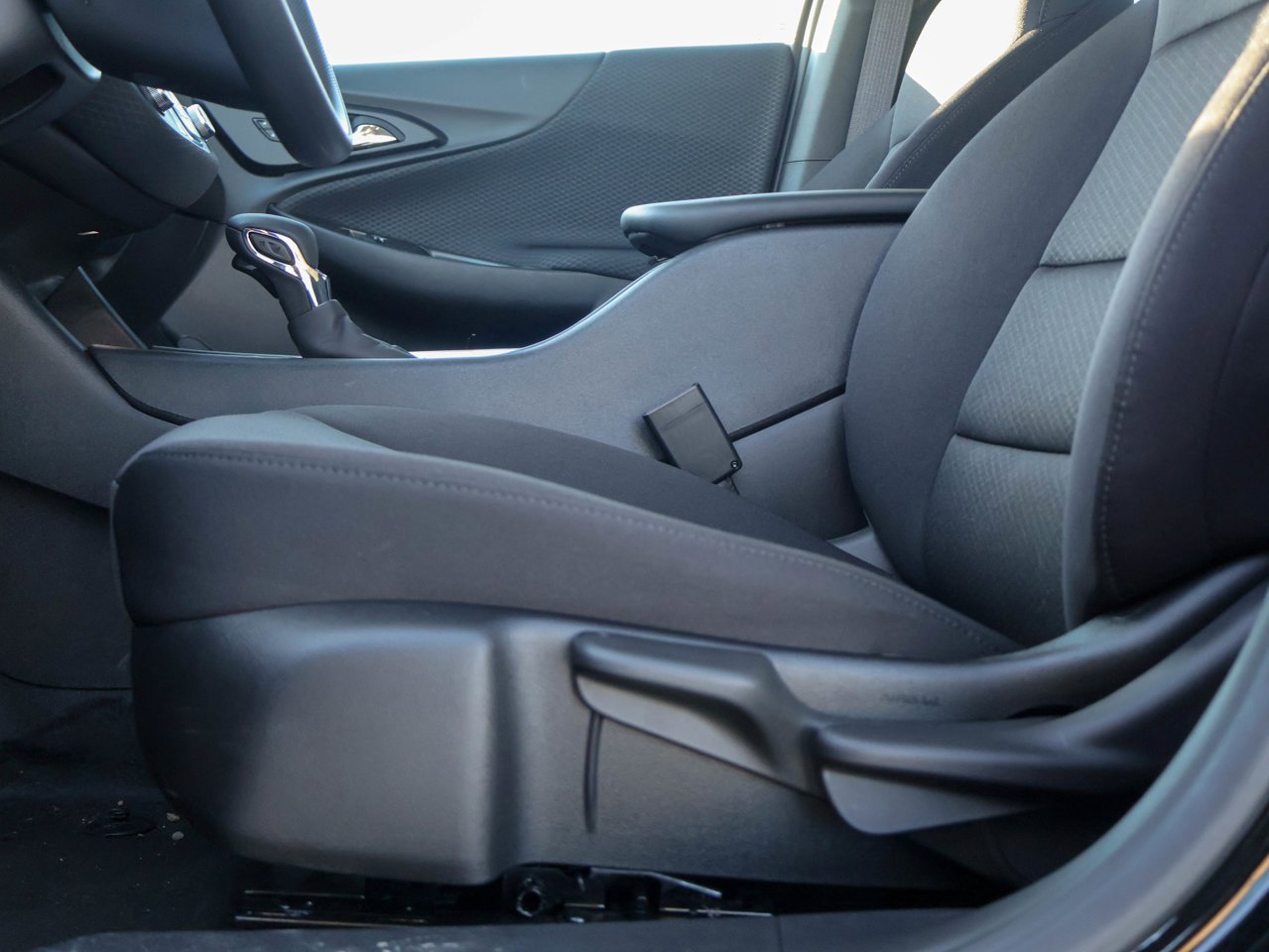 2024 Chevrolet Malibu 4dr Sdn LS Black Sherwood Park - photo #25