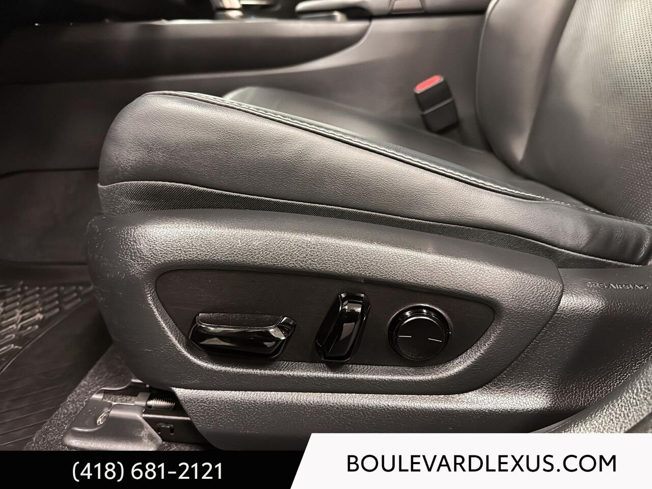 2025 Lexus UX Black Quebec - photo #9