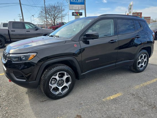 2022 Jeep Compass Diamond Black Crystal Pearl