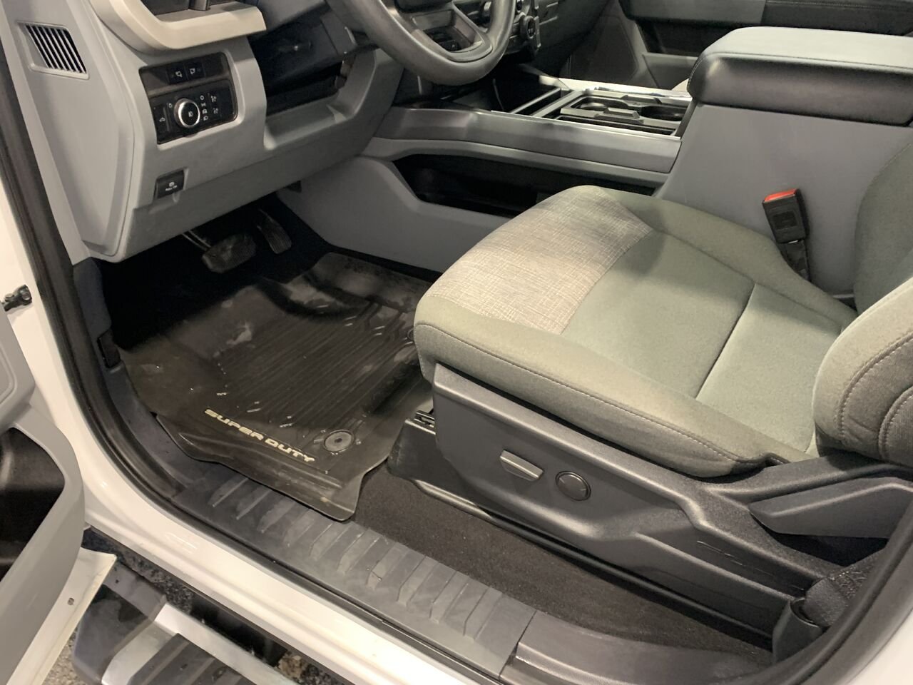 2024 Ford Super Duty F-250 SRW XLT White Châteauguay - photo #33