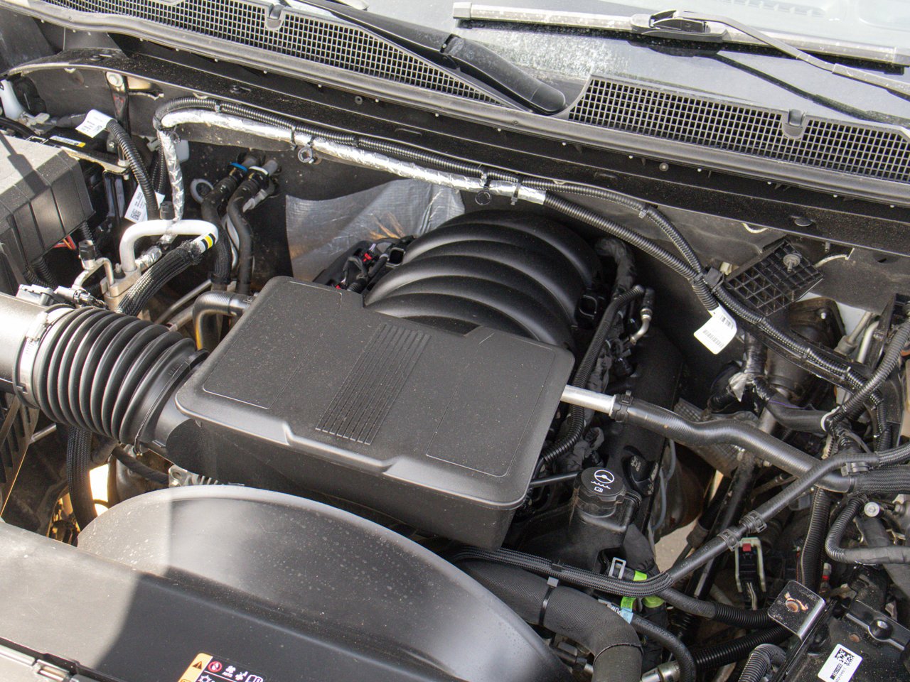 2025 Chevrolet Silverado 2500HD 4WD Crew Cab 159 Custom White Sherwood Park - photo #16