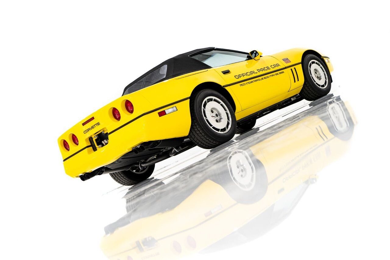 1986 Chevrolet Corvette Pace Car livery with only 17,380km (10,800miles) Yellow Montreal - photo #28