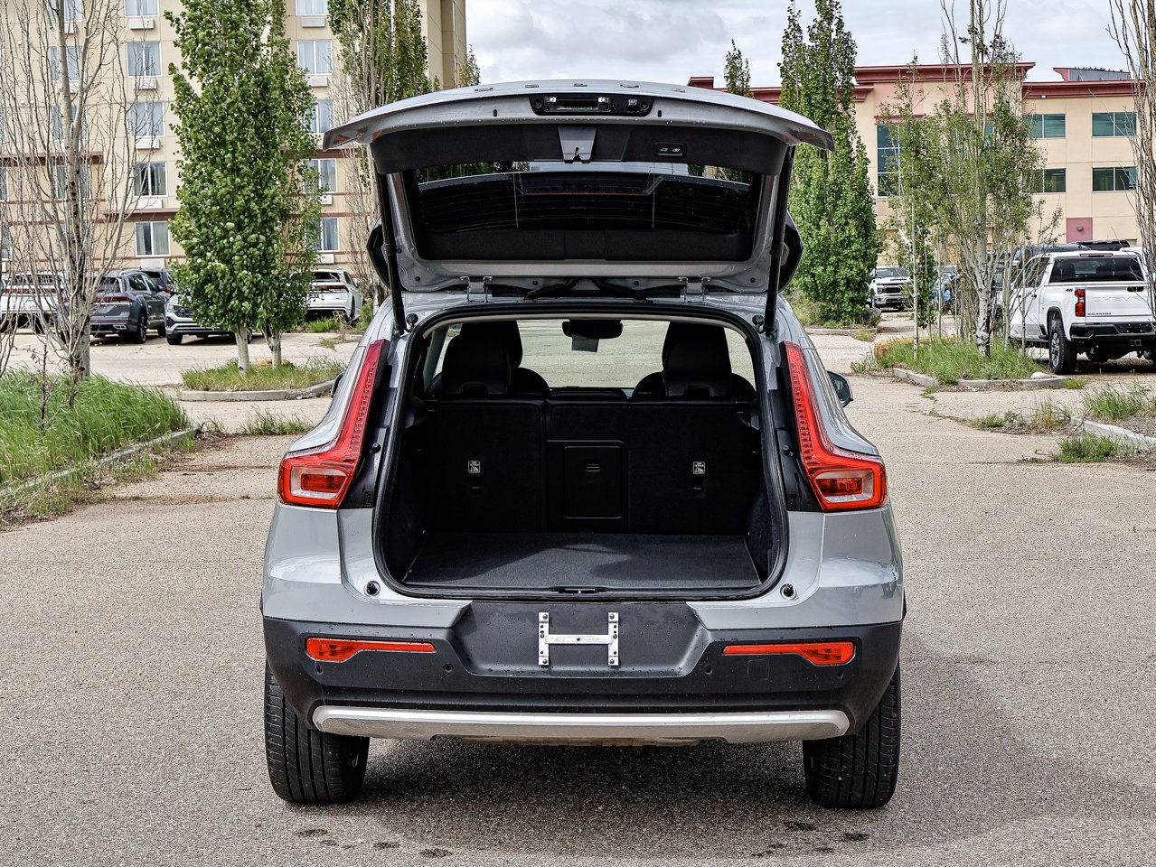 2025 Volvo XC40 B5 AWD Core Bright Theme Grey Sherwood Park - photo #14