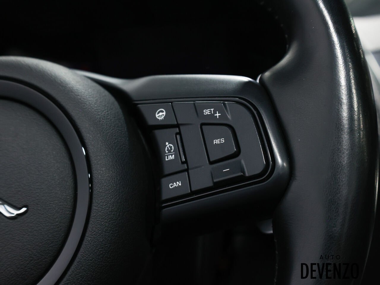 2023 Jaguar F-TYPE Red Saint-Eustache - photo #14