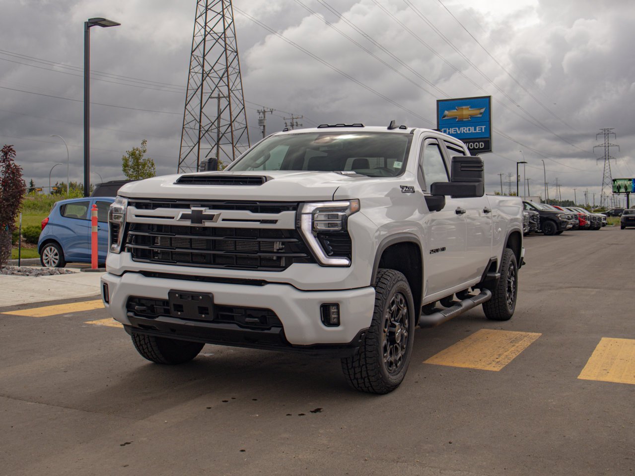 2024 Chevrolet Silverado 2500HD 4WD Crew Cab 159 LT White Sherwood Park - photo #3