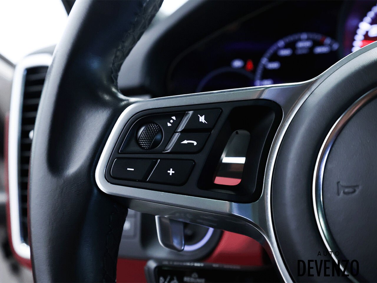 2022 Porsche Cayenne Grey Saint-Eustache - photo #17