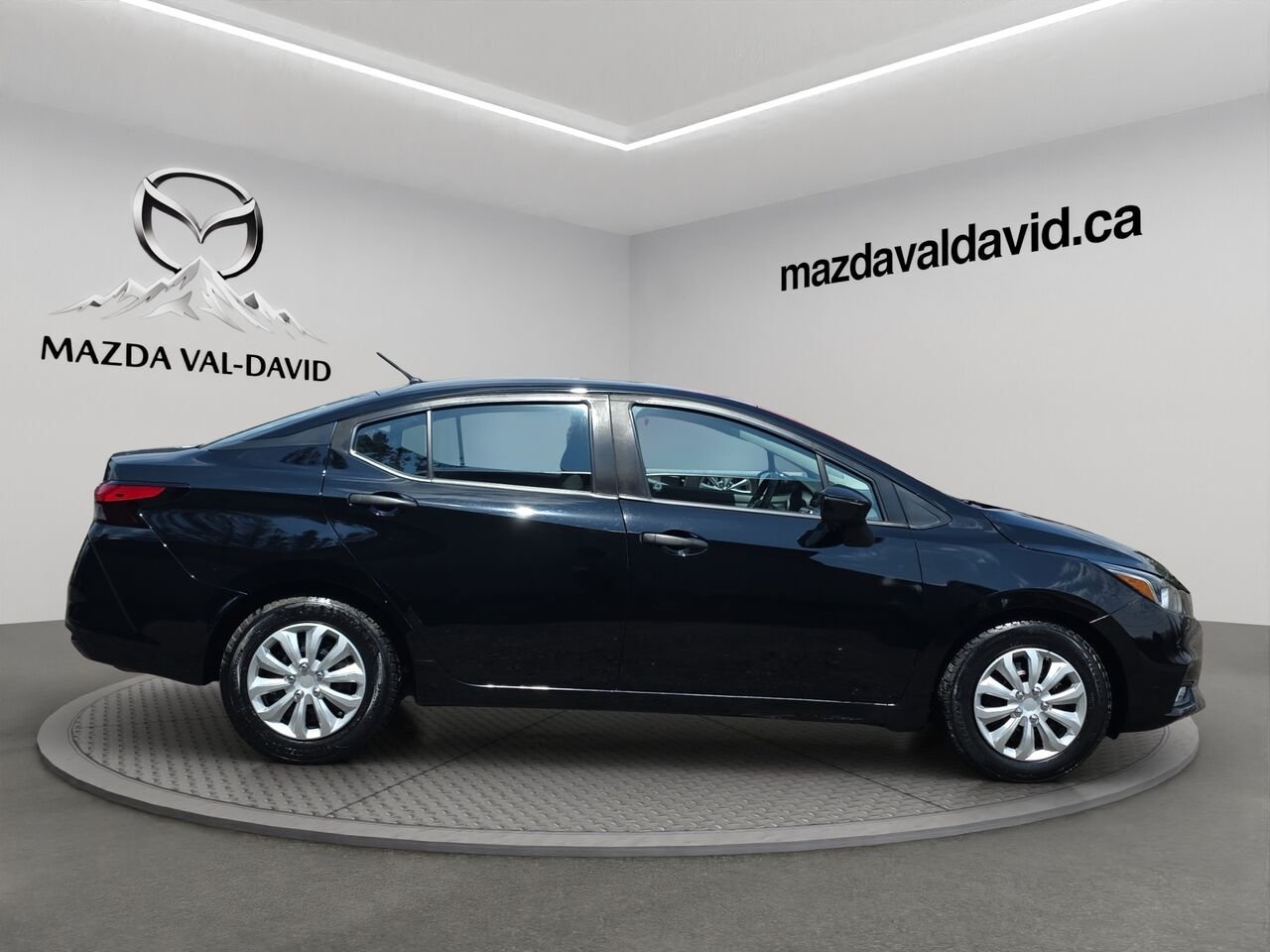 Nissan Versa S CVT, commande audio au volant, cruise control, Caméra de recul 2021 Noir Val-David - photo #3