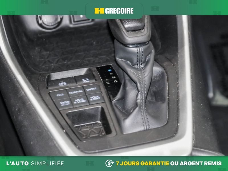 2022 Toyota Rav 4 White Laval - photo #20