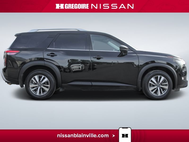 2024 Nissan Pathfinder Black Laval - photo #10