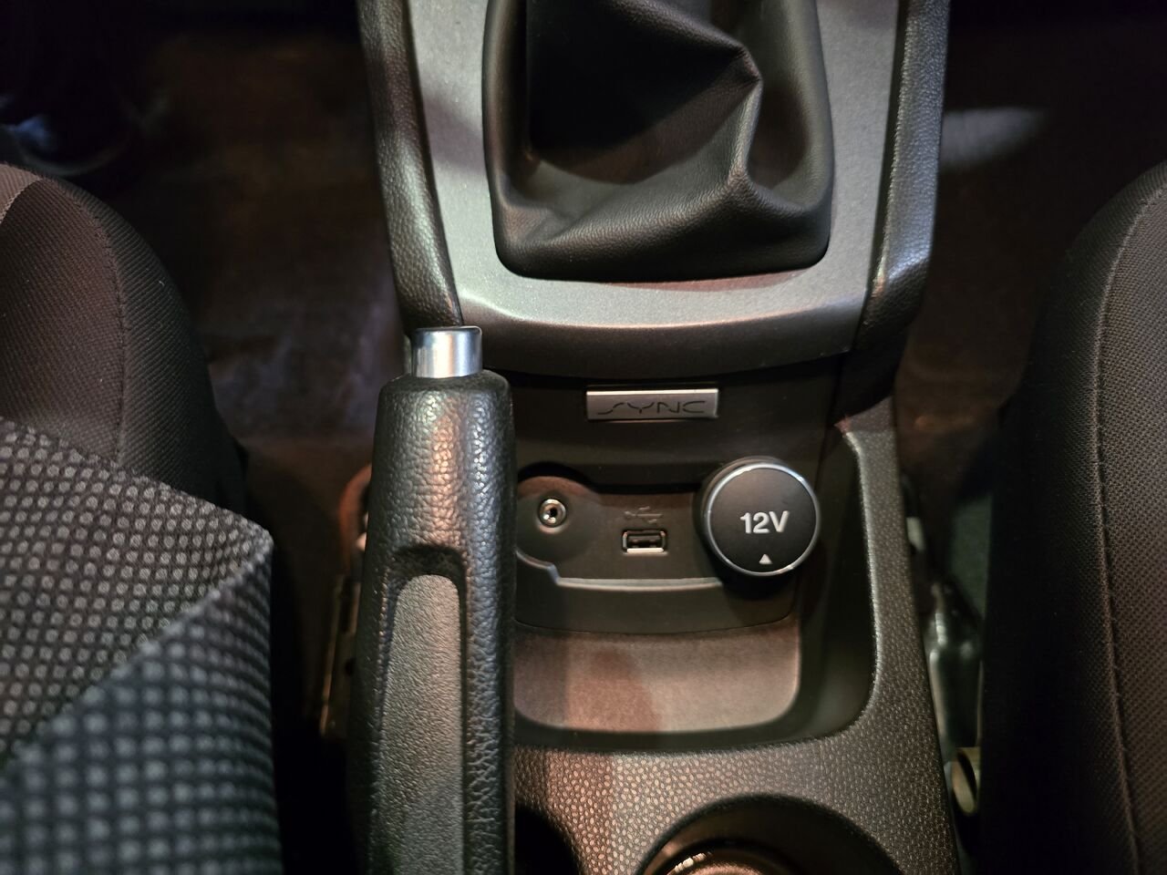 2017 Ford Fiesta Black  - photo #18