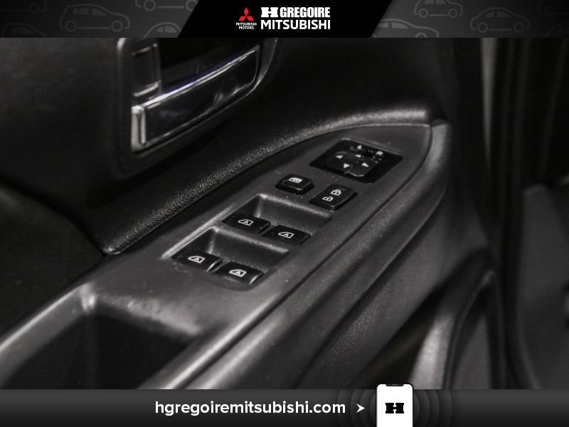 2020 Mitsubishi Outlander Grey Laval - photo #13