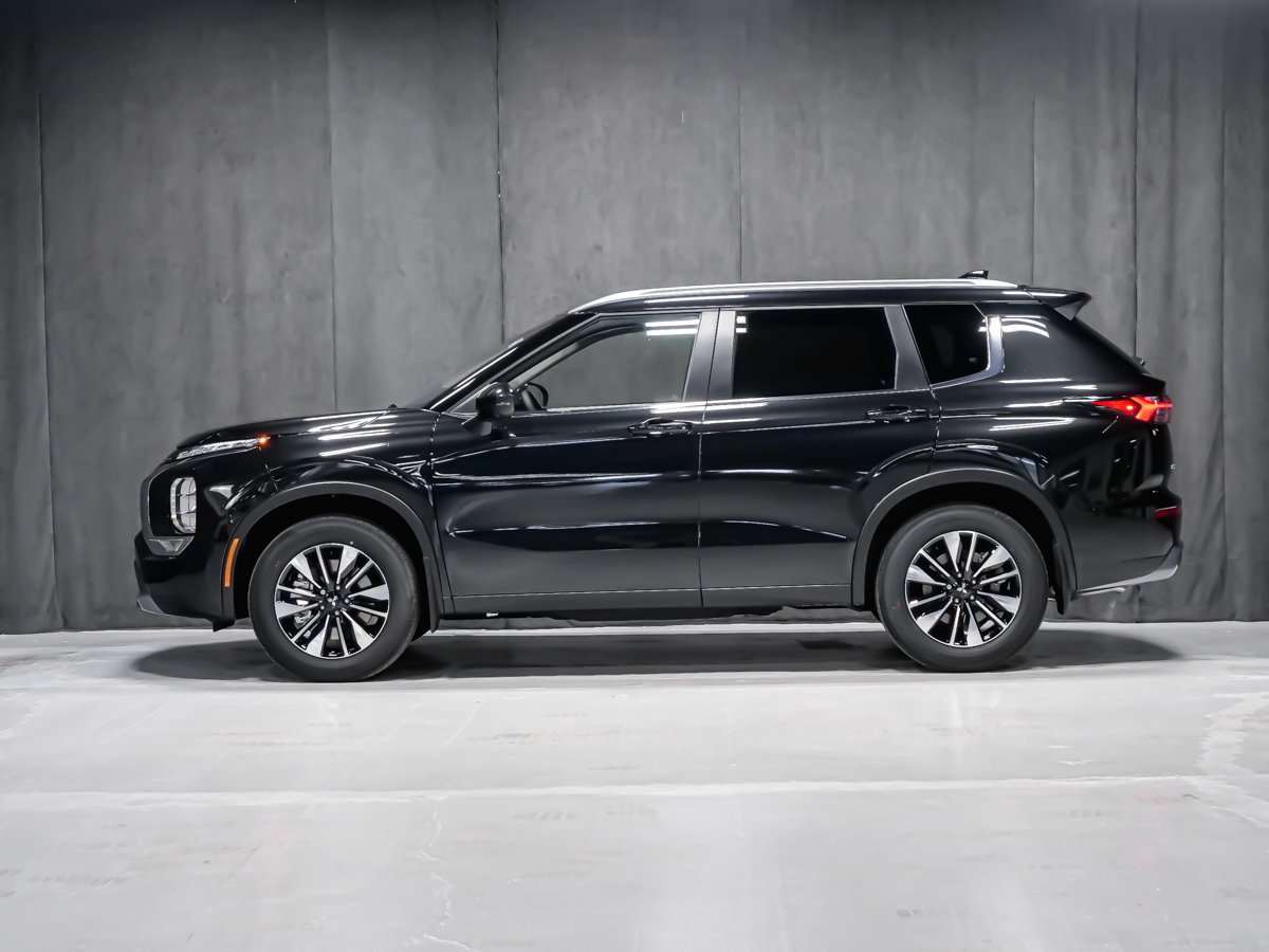 Mitsubishi Outlander LE 2026 Diamant noir Montréal - photo #2