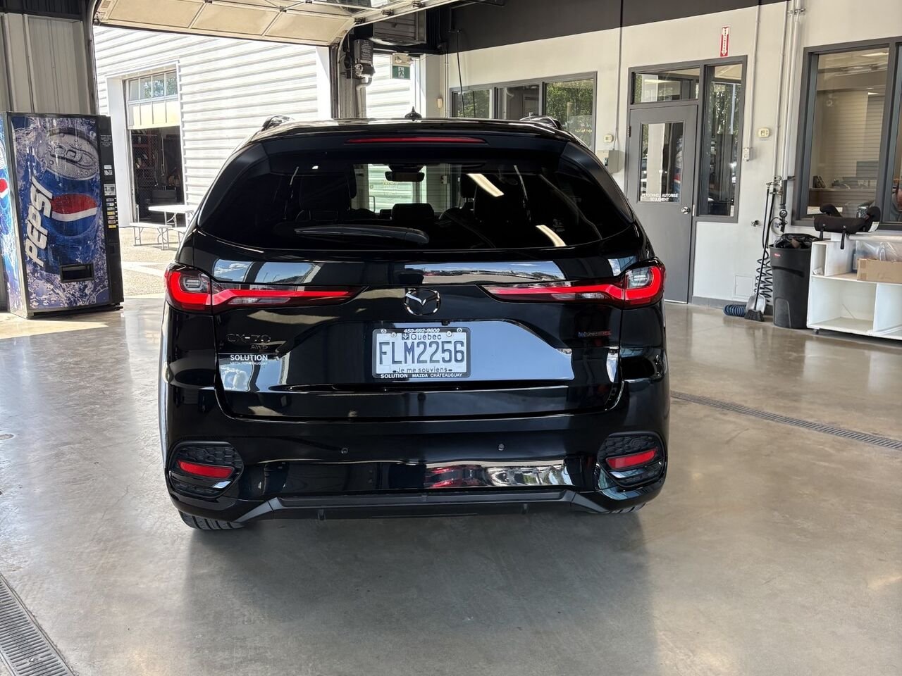 2026 MAZDA CX-70 MHEV Signature TI Jet Black Mica Châteauguay - photo #4