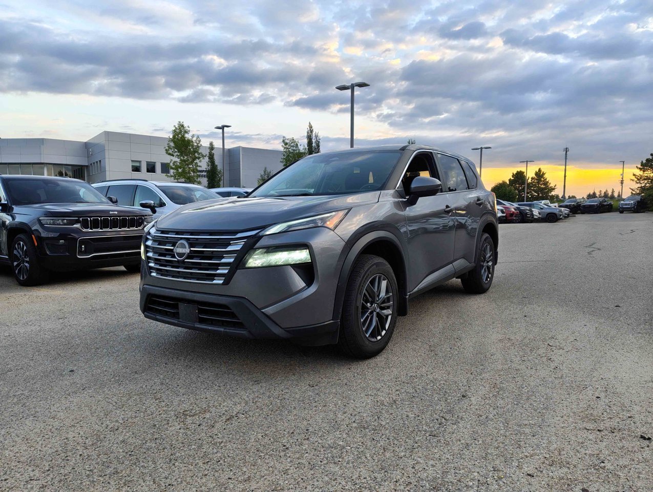2024 Nissan Rogue AWD S Grey Sherwood Park - photo #3