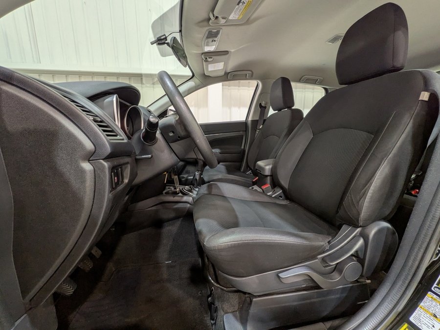 Mitsubishi RVR 2WD 4dr Man ES 2015 Noir