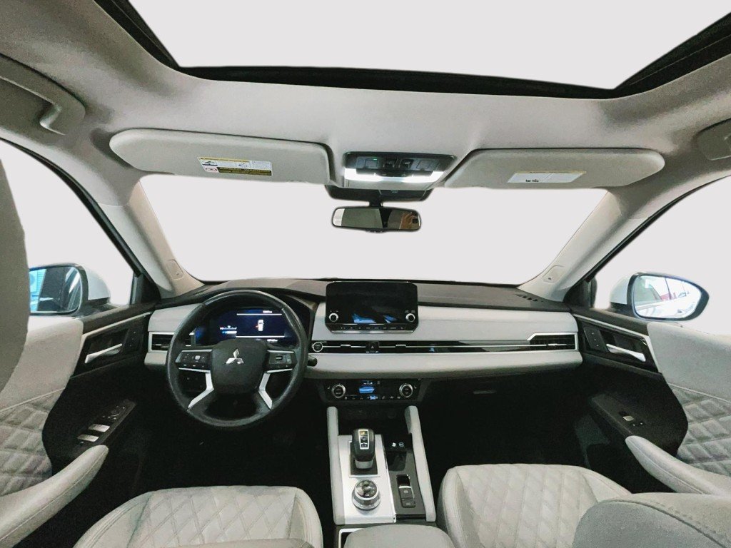 2023 Mitsubishi OUTLANDER White Amos - photo #12