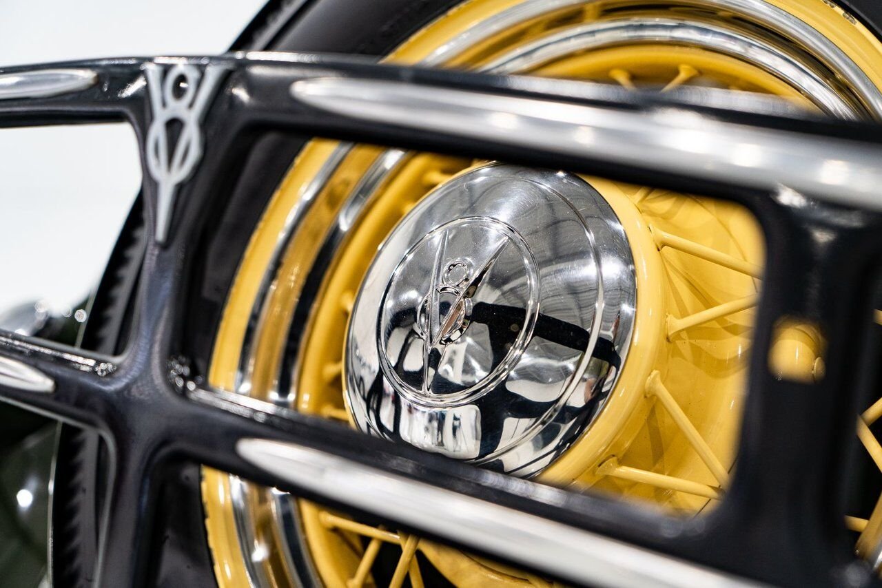 1936 Ford Model 48 Phaeton PRIX EN USD | Beautifully presented in original condition Green Montreal - photo #59