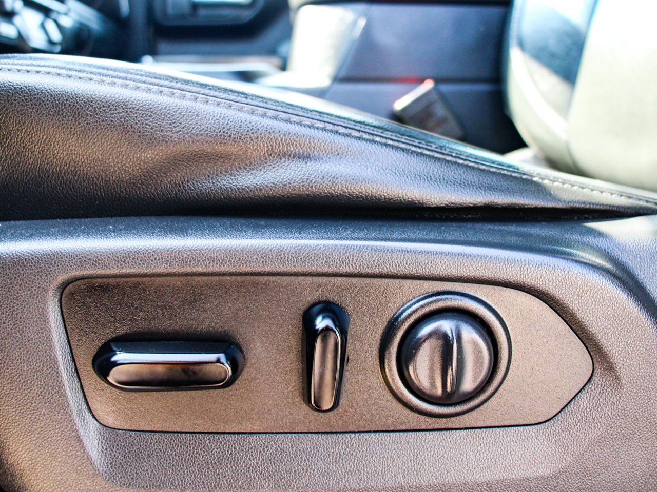 2019 Chevrolet Silverado 1500 4WD Crew Cab 147 RST Grey Sherwood Park - photo #14