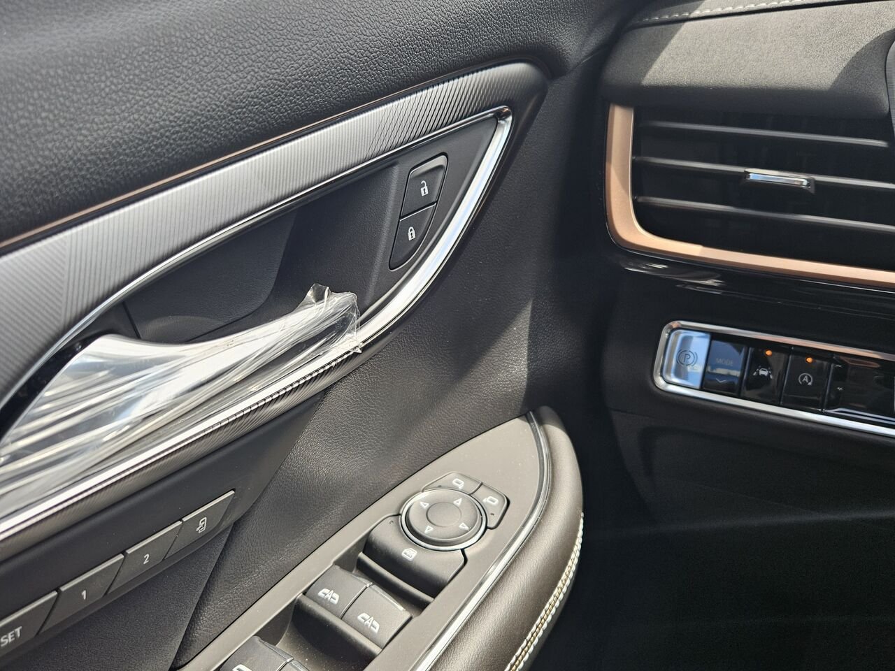 Buick Envision Tourisme sport 4 portes TI 2026 Blanc irisé triple couche Thetford Mines - photo #10