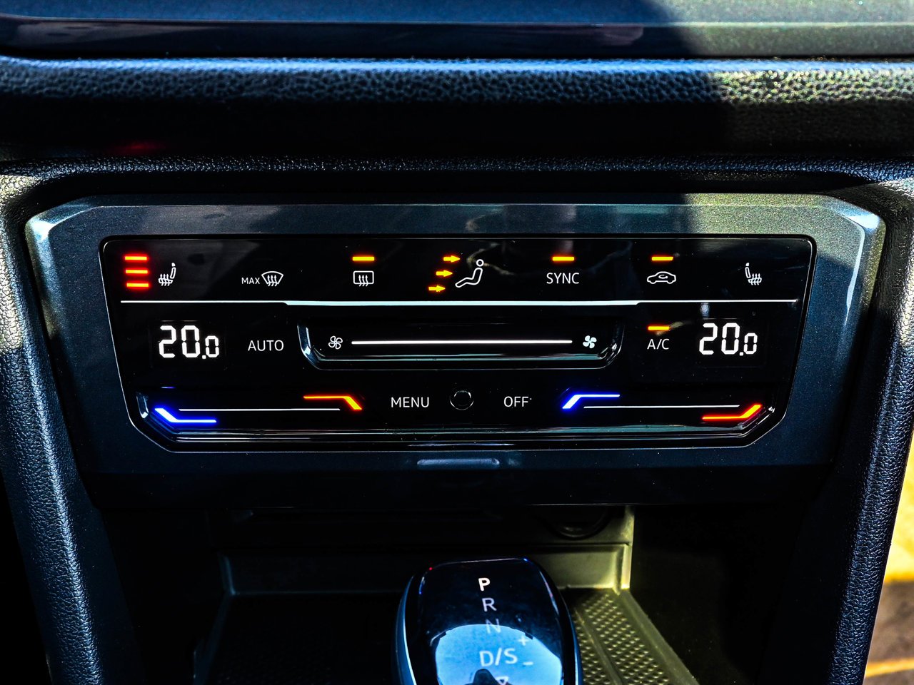 2024 Volkswagen Tiguan Comfortline R-Line Black Edition 4MOTION Red Sherwood Park - photo #26