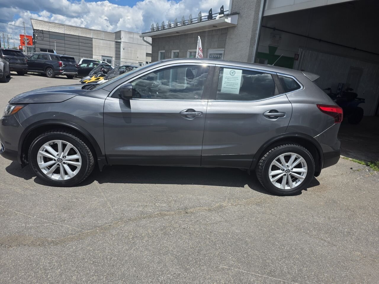 2019 Nissan Qashqai Black  - photo #2