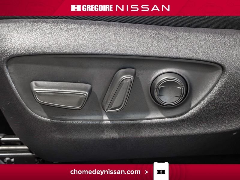 Toyota RAV4 Plug-In Hybrid 2025 Noir Saint-Eustache - photo #16