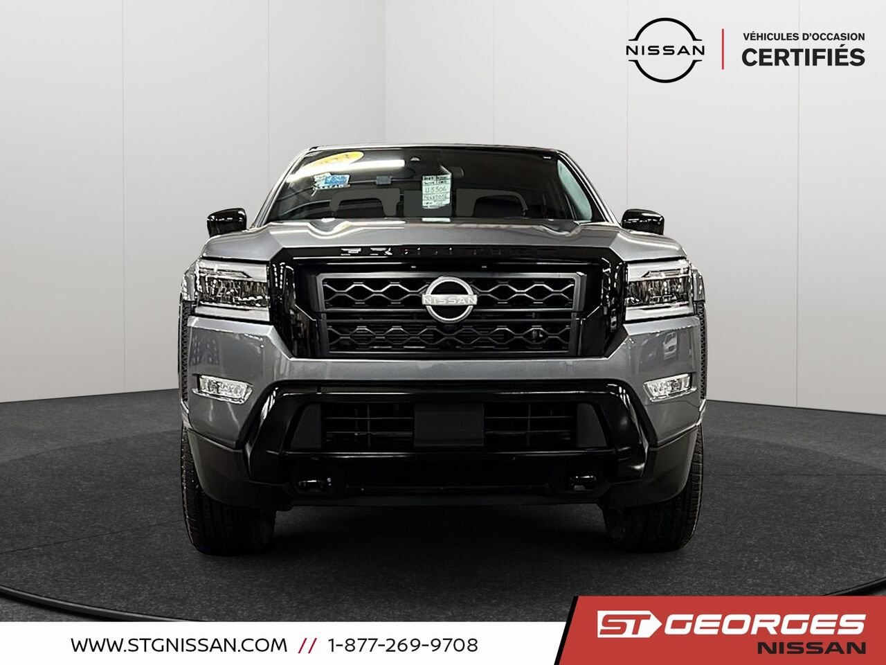 Nissan Frontier 2023 Gris Saint-Georges - photo #1