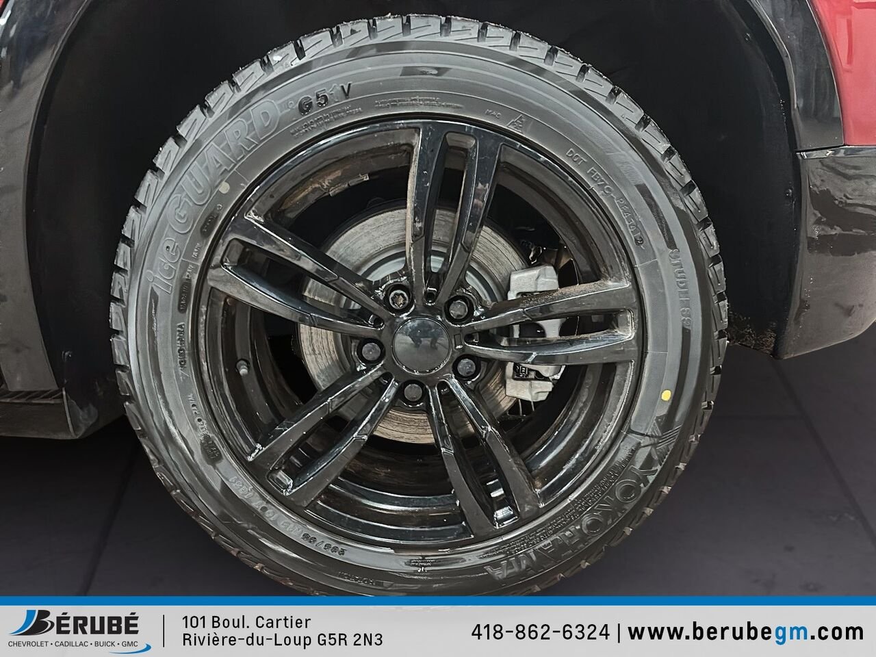 2025 CADILLAC XT4 SPORT AWD Traction intégrale, 4 portes Sport Red Rivière-du-Loup - photo #6