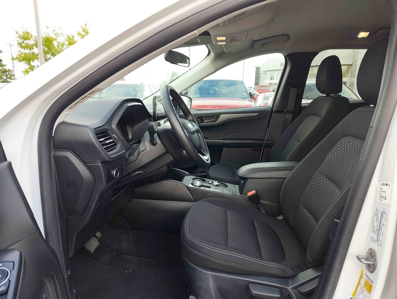 2025 Ford Escape Active AWD White Sherwood Park - photo #6