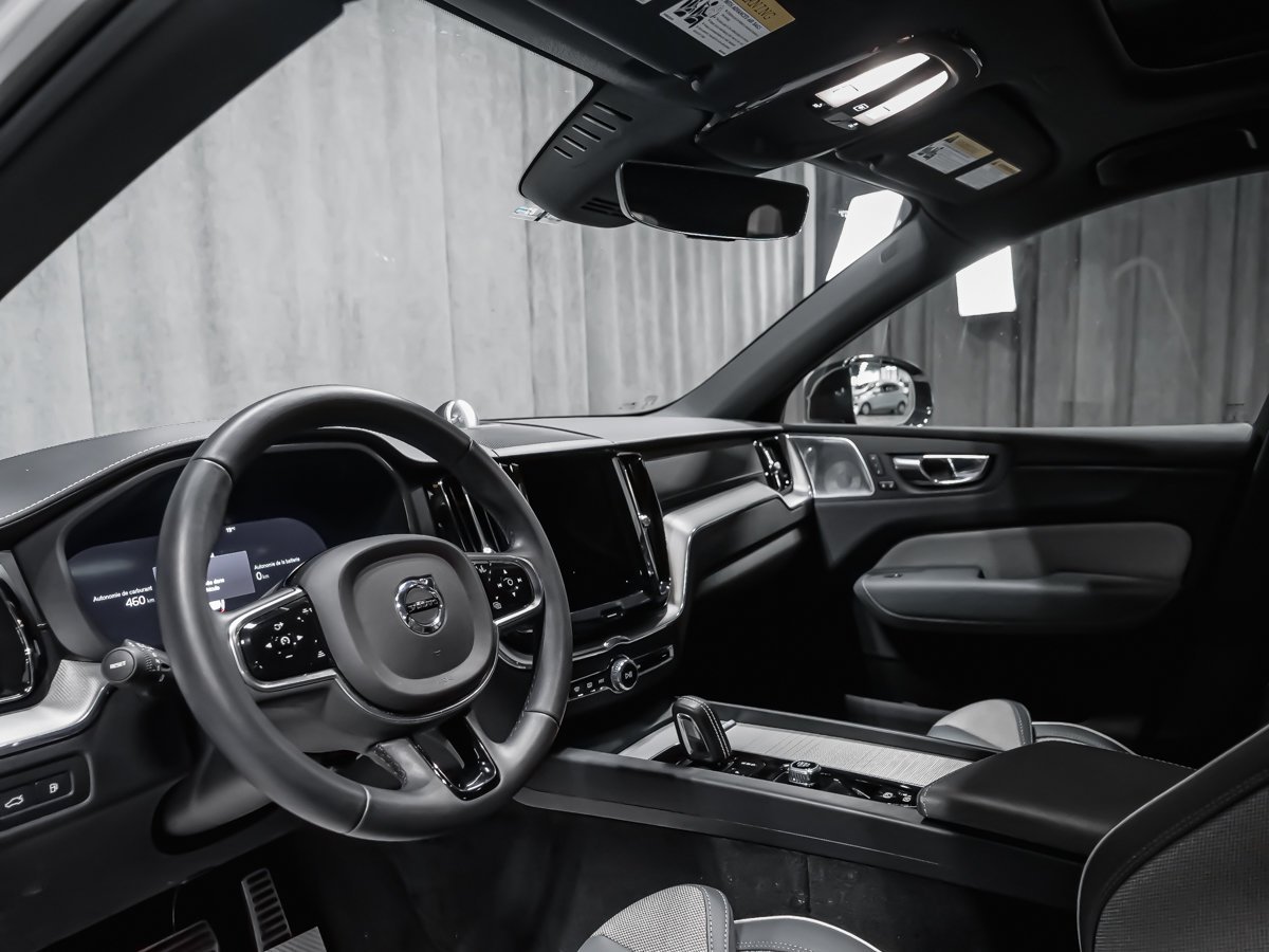 2022 Volvo XC60 Recharge T8 R-DESIGN CLIMATE BOWERS AIR SUSPENSION White Montreal - photo #6