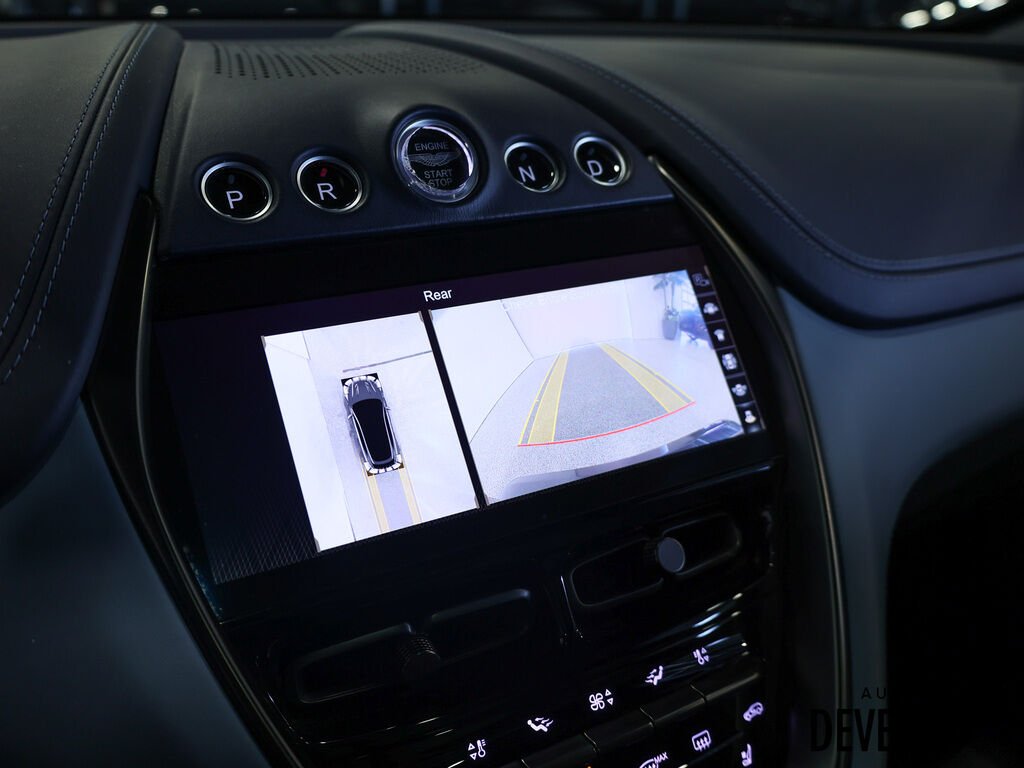 Aston Martin DBX 2022 Gris Saint-Eustache - photo #19