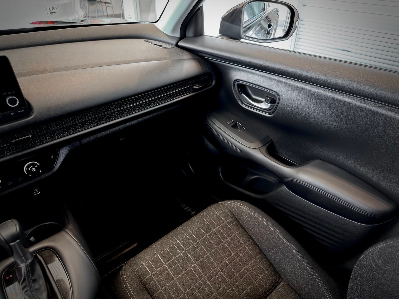 2024 Honda HR-V Black Notre-Dame-des-Prairies - photo #18