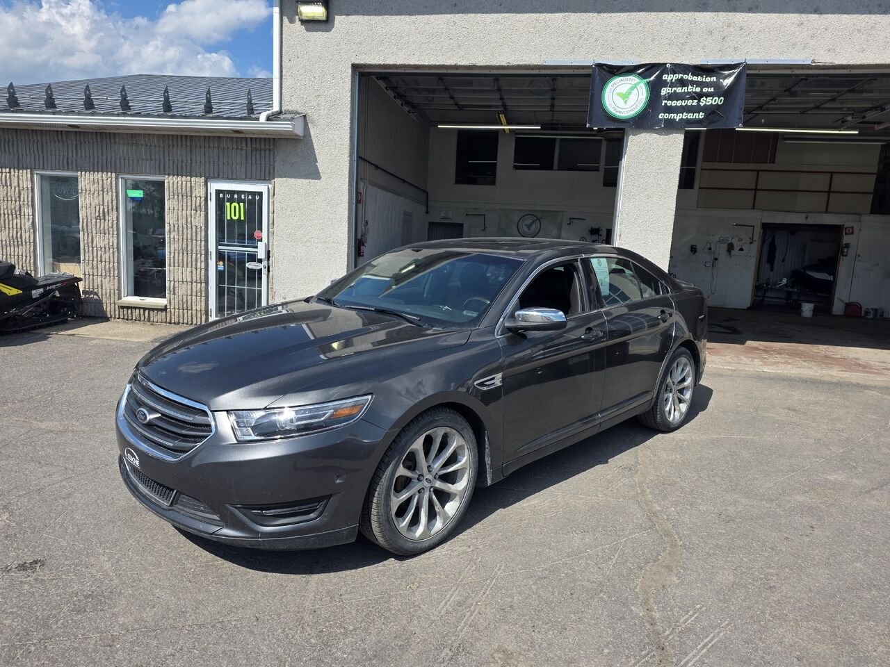2016 Ford Taurus Black  - photo #1