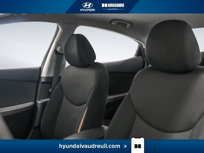 2016 Hyundai Elantra White Laval - photo #13