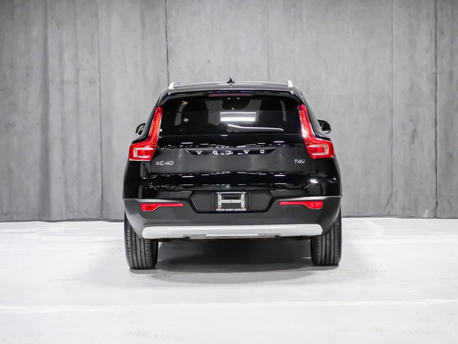 Volvo XC40 T4 MOMENTUM CLIMATE 2022 NOIR SOLID