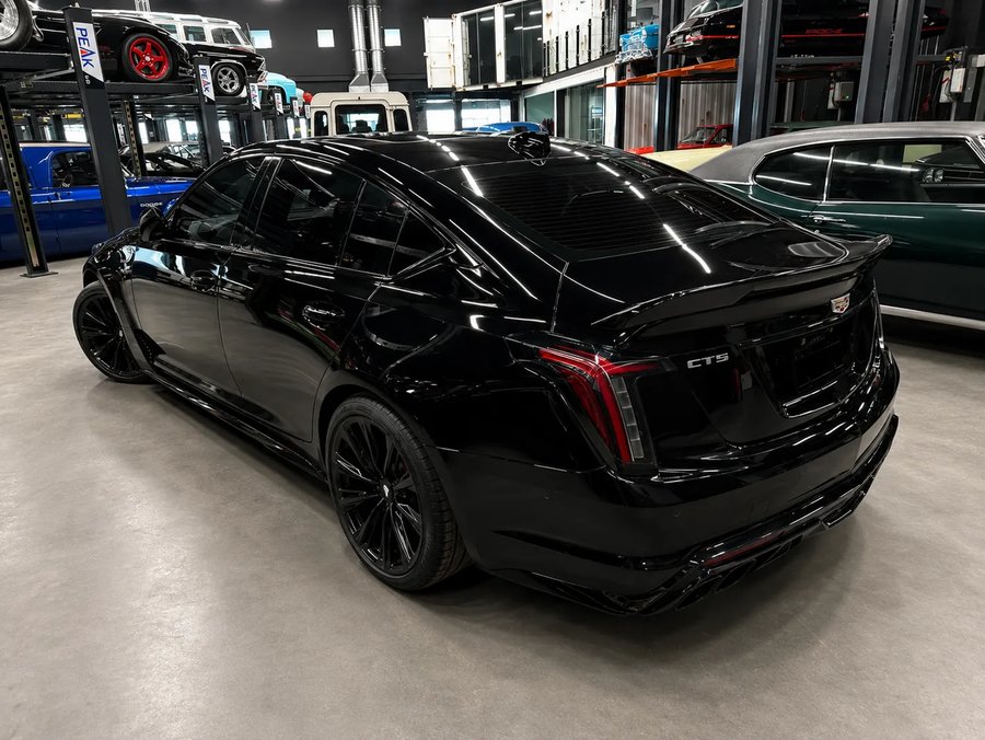 2022 Cadillac CT5-V 2022 Black