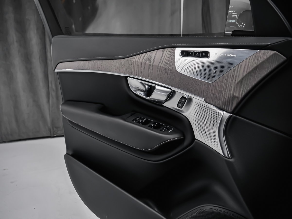 Volvo XC90 Recharge Inscription 2022 Montréal - photo #8