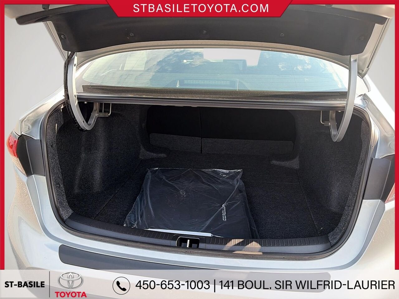 2026 TOYOTA COROLLA Silver Saint-Basile-le-Grand - photo #8